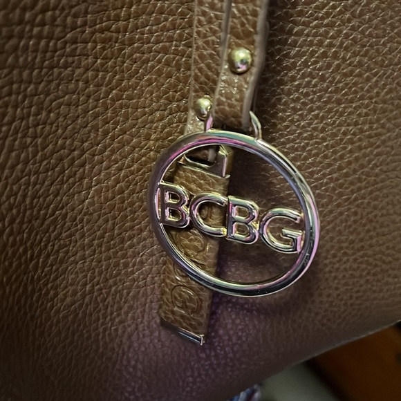 BCBG brown and gold shoulder bag with wide open space inside - Picture 2 of 9
